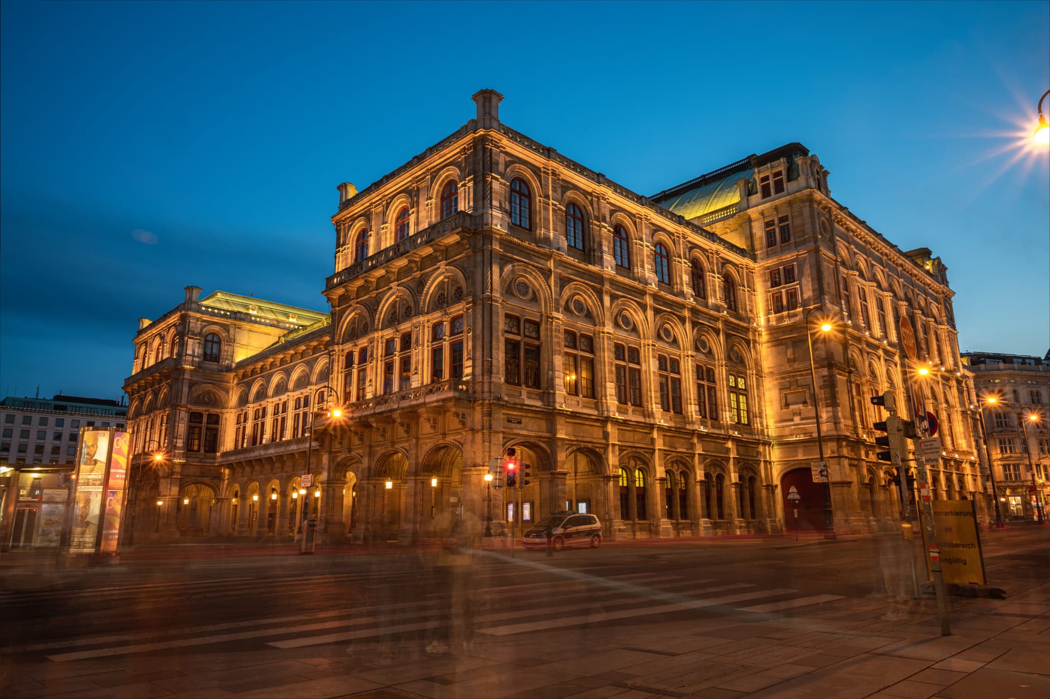 Using Architectural Lighting to Make a Statement