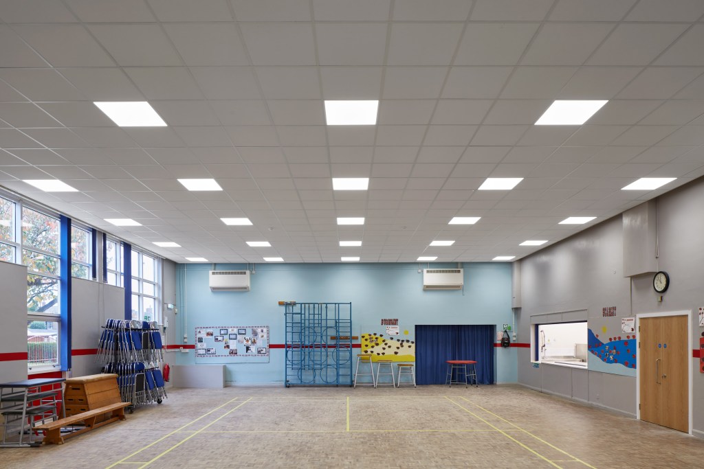 Solis-SportsHall01-LanghamSchool-ON