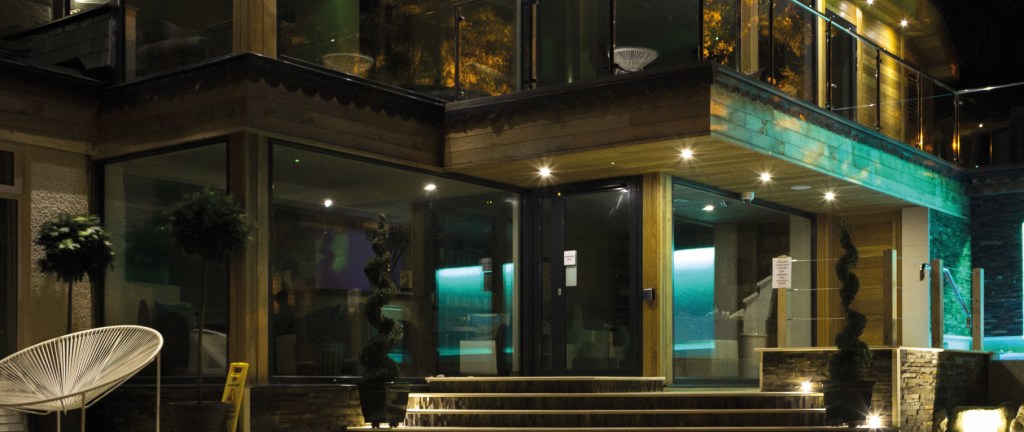 H2ProExtreme-LSR05-Exterior07-CarbisBay cropped 72dpi